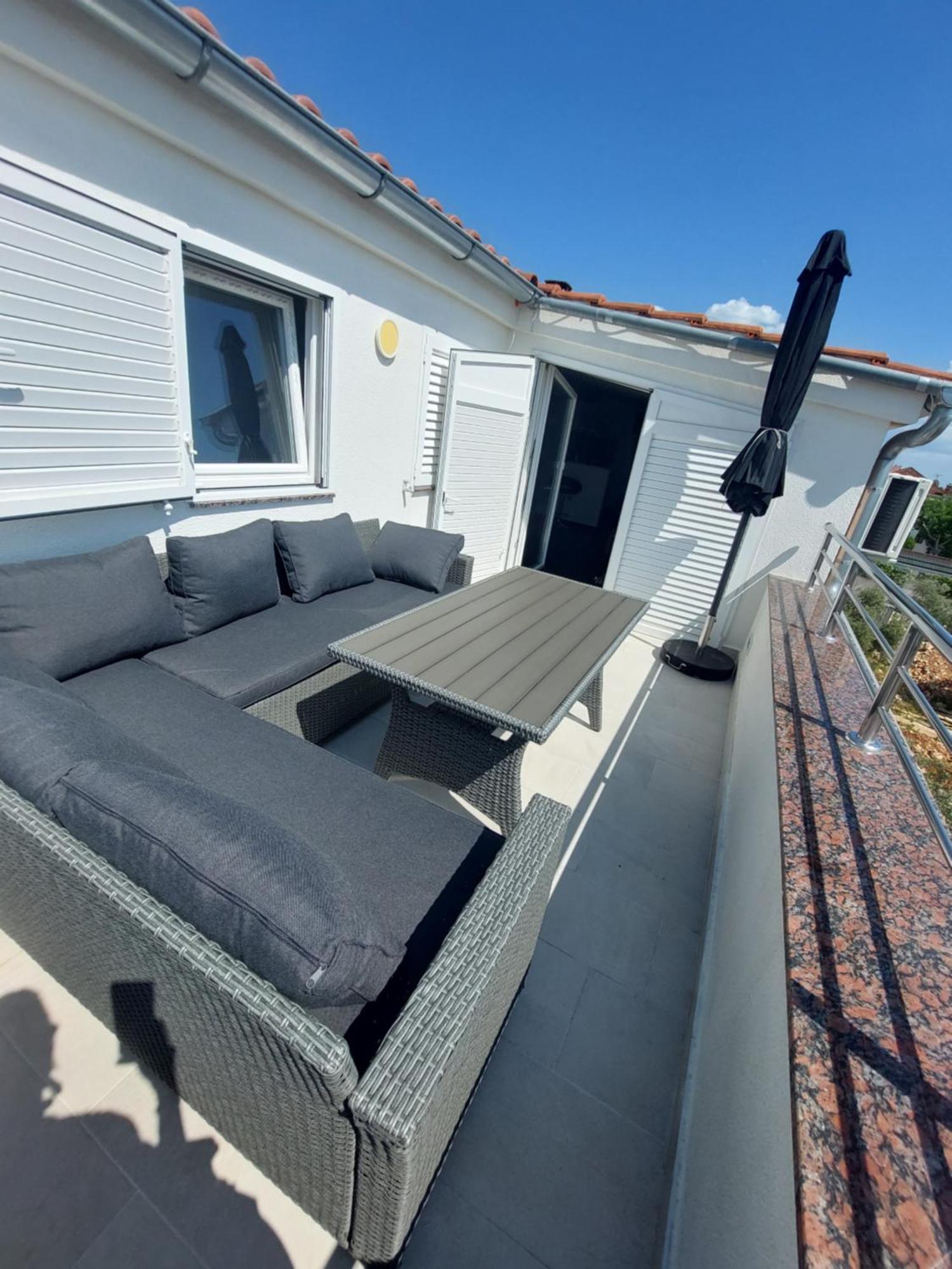 Apartman Nella Biograd Na Moru Exteriör bild
